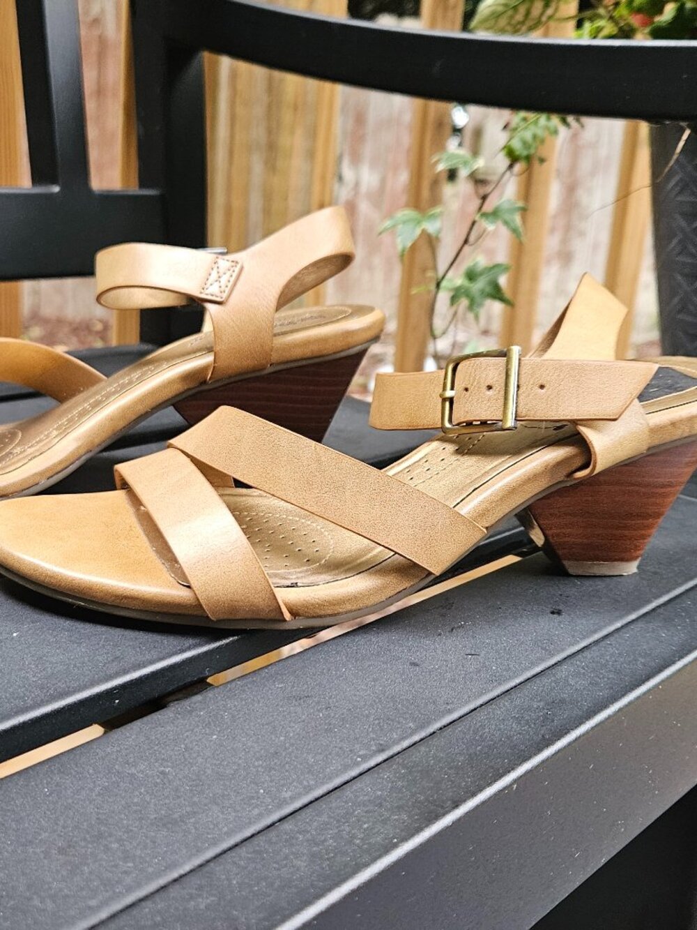 Coach And Four Strappy Sandals Size 8